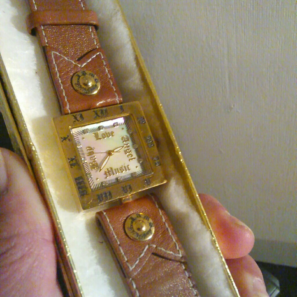 L.A.M.B watch for women by Gwen Stephani